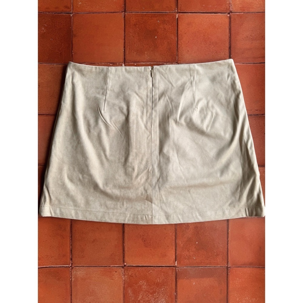 Sz 12 Steve Madden Cardona Microsuede Mini Utility Skirt In Oatmeal NWT - Picture 2 of 5